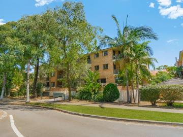 Low Maintenance Living In Tranquil Lakeside Location