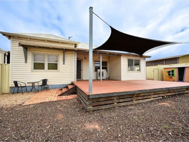 LOW MAINTENANCE LIVING LOCATED NEAR SHOPS