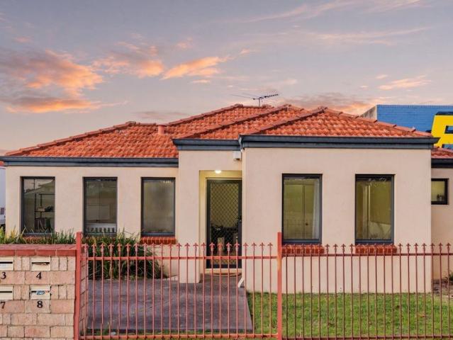 Low Maintenance Living Prime Location & Convenience!