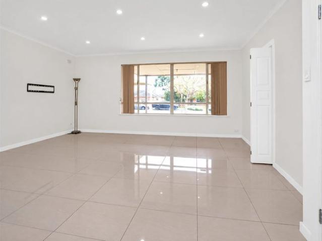 Low Maintenance Living with Built In Robes – Close to Flinders & Tonsley Hub