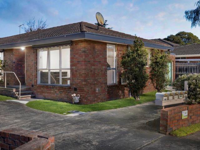 Low Maintenance Living with Everyday Convenience in the Heart of Frankston