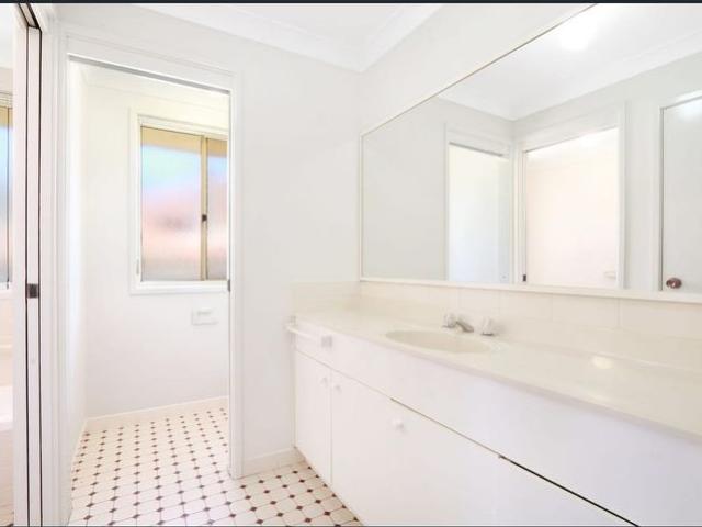 Low maintenance living with lock up and go convenience! OPEN HOUSE: SATURDAY 10:00 10:15AM