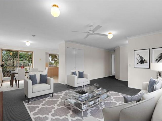Low Maintenance Living with Side Access in a Quiet Cul de Sac