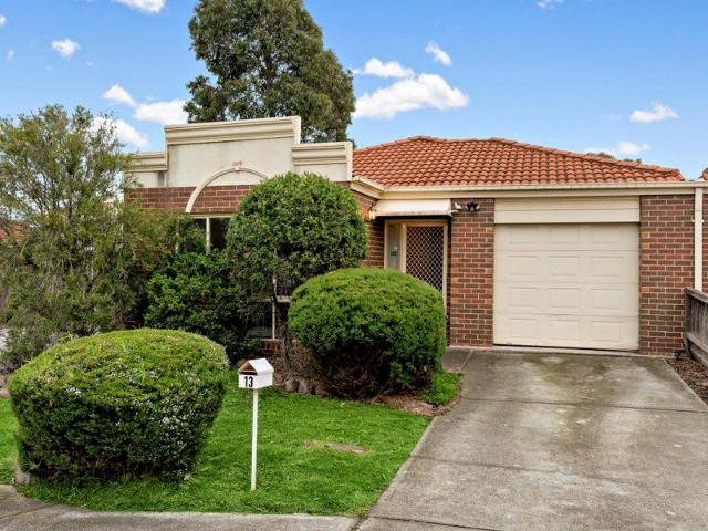 Low Maintenance Living with Stylish Finishes in a Quiet Court Location