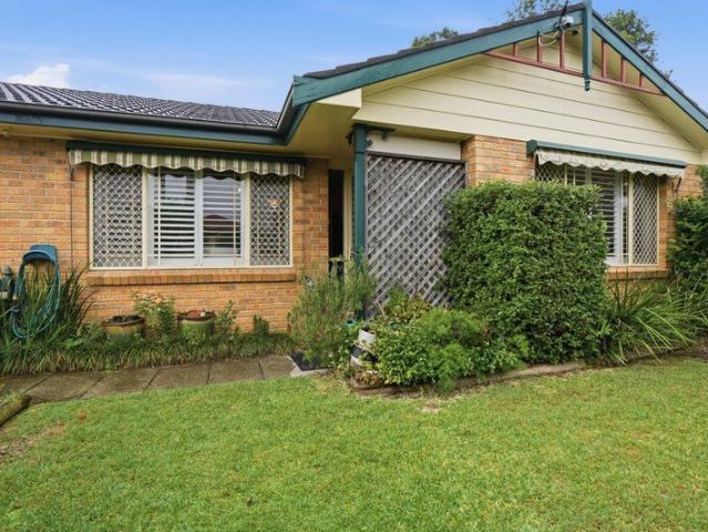 Low maintenance living with street frontage in a convenient Lambton setting