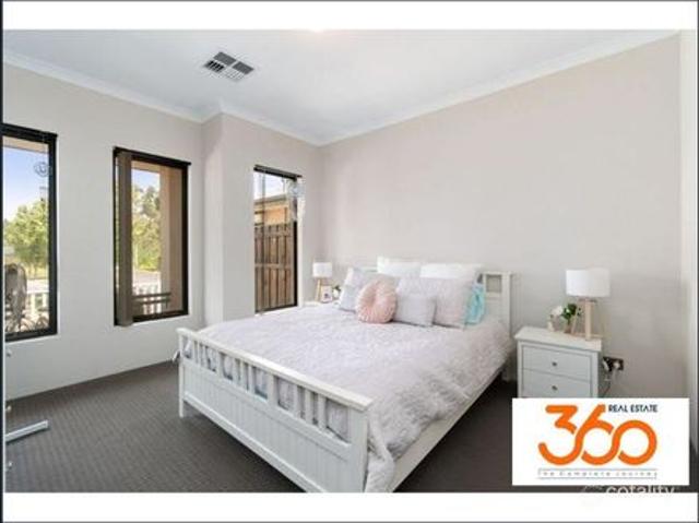Low Maintenance living with park veiws