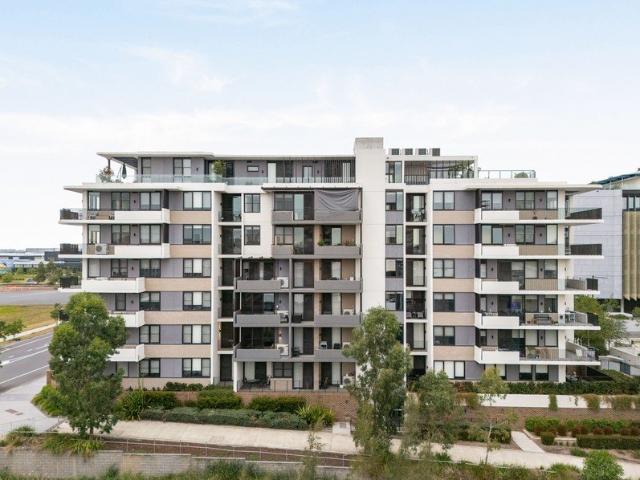 Low Maintenance Living with Rooftop BBQ & Recreation Area
