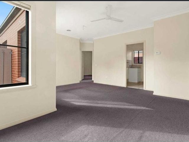Low Maintenance Living Within Walking Distance to the CBD