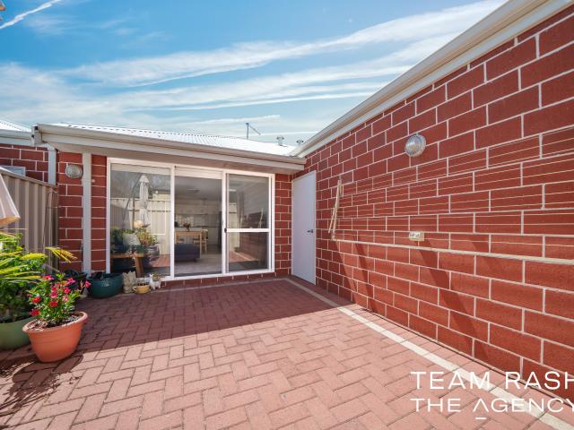 Low Maintenance Living without strata fees — Beautiful 3 Bed, 2 Bath with a double garage unit