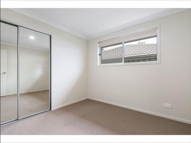 LOW MAINTENANCE LIFESTYLE CLOSE TO UNIVERSITY AND SHOPS