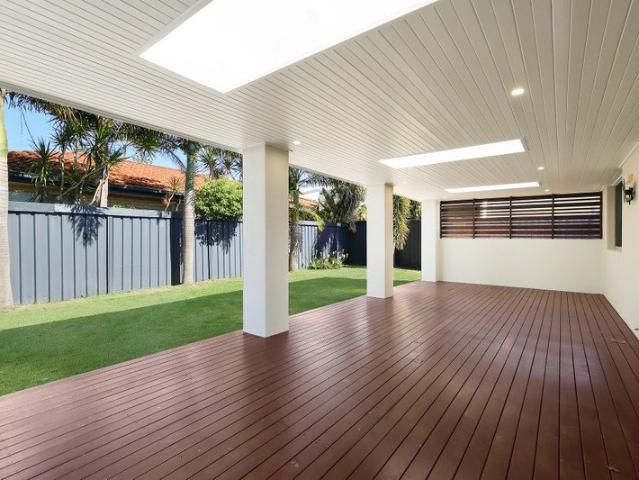 Low Maintenance Lifestyle in a Prime Beachside Pocket
