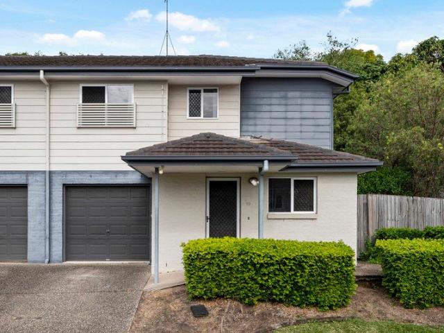 Low Maintenance Lifestyle in a Prime Peaceful Pocket