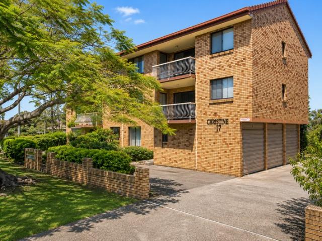 Low Maintenance Lifestyle in a Private, Boutique Complex