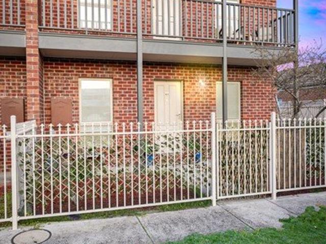 Low Maintenance Lifestyle in the Heart of Wendouree