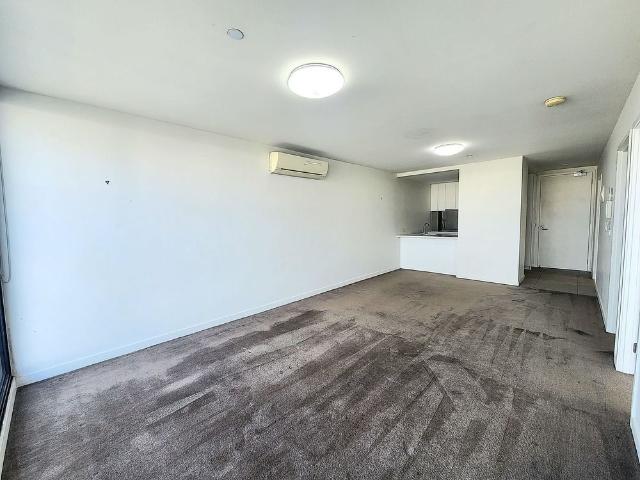 Low Maintenance Lifestyle Living !