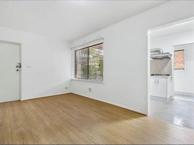 Low Maintenance Lifestyle Pad in the Heart of Box Hill