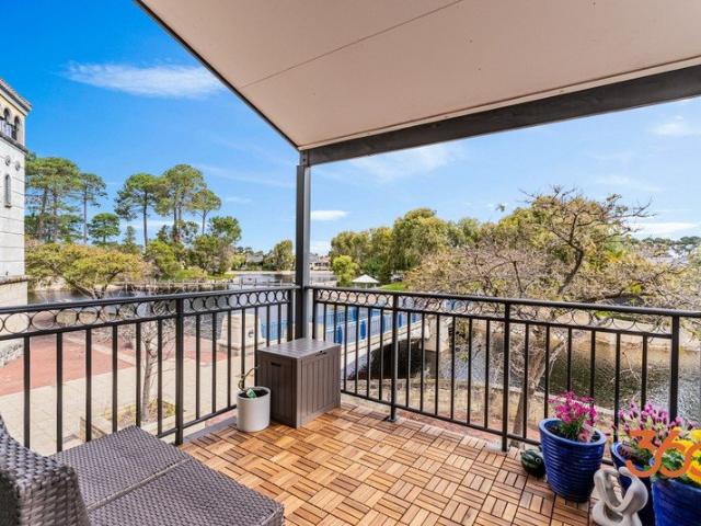 Low Maintenance Lifestyle, Stunning Lake Outlook
