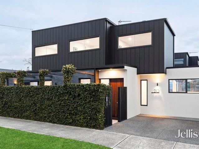 Low maintenance luxury in central Geelong