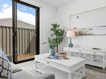 Rockbank, Victoria - Garden, Parking, Equipped kitchen