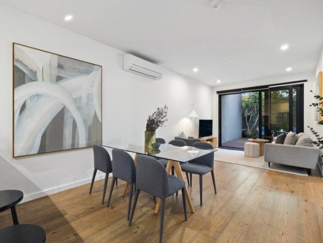 Low Maintenance Luxury Unbeatable Location