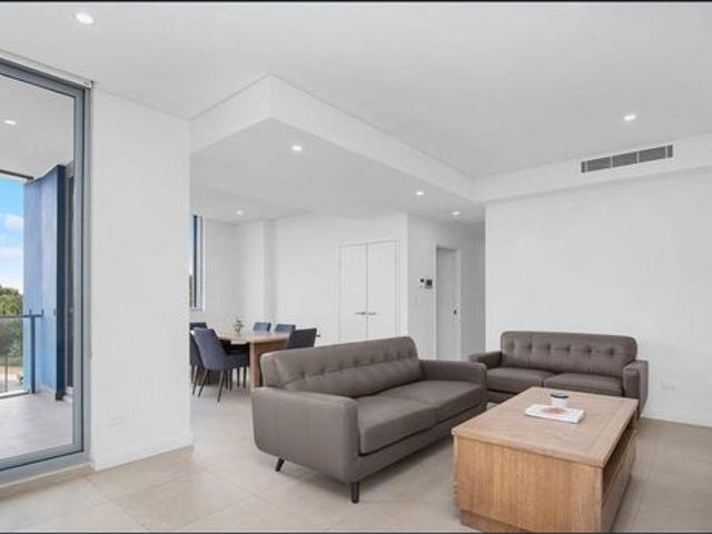 Low Maintenance Luxury & Unbeatable Location: Modern 2 Bedroom Apartment