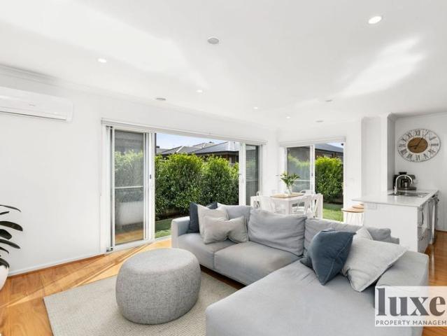 Low Maintenance Modern Gem!