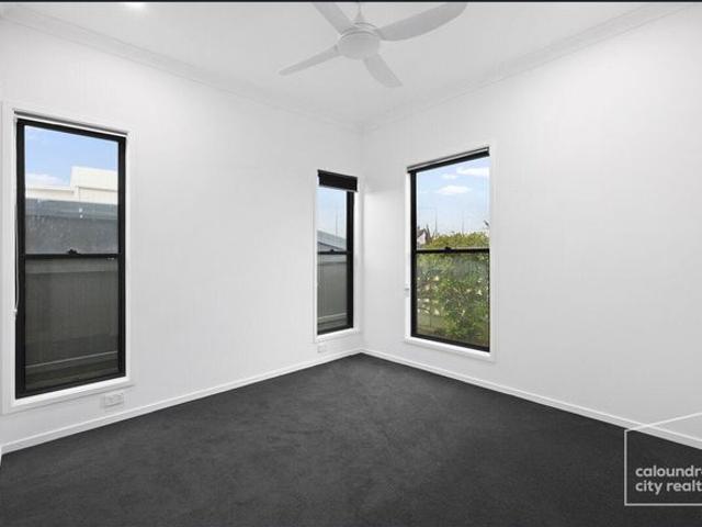 LOW MAINTENANCE MODERN LIVING