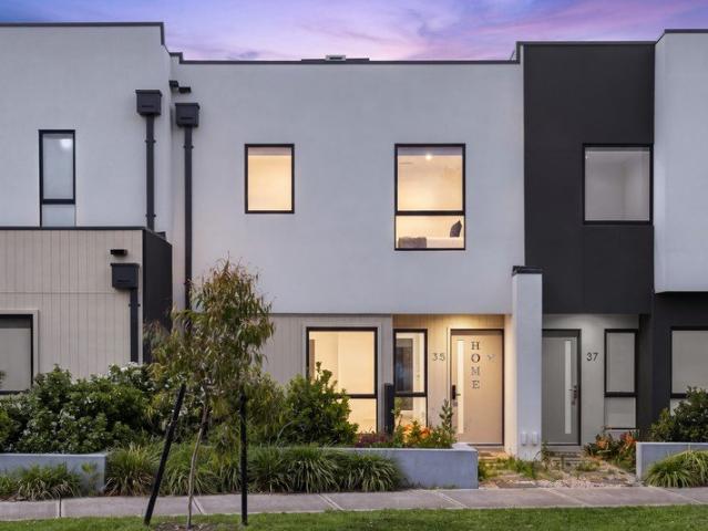 Low Maintenance Modern Living!