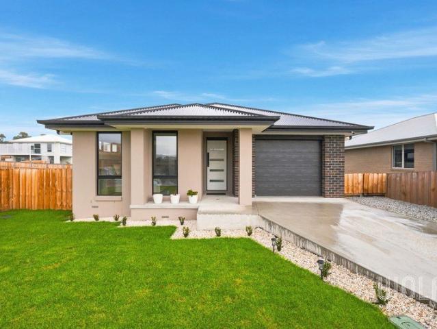 Low Maintenance, Modern Living in a Convenient Location