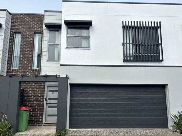 Low maintenance Modern Townhouse