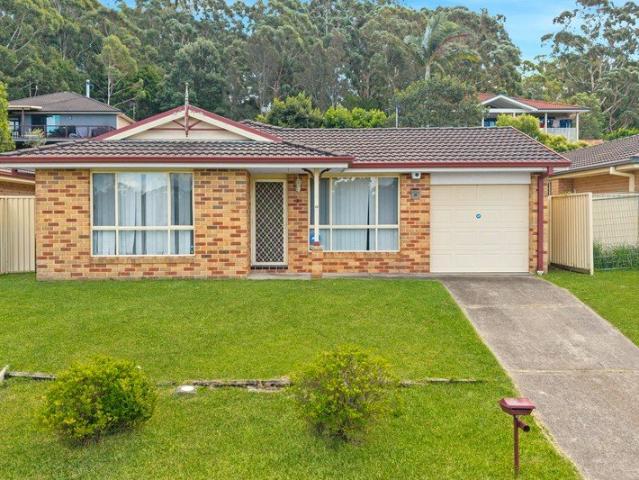 Low Maintenance, Single Level Living in a Prime Location