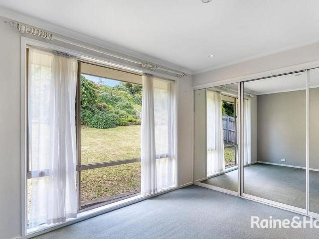 Low maintenance & Spacious! Gardener included!