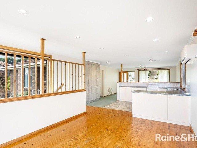 Low maintenance & Spacious! Gardener included!
