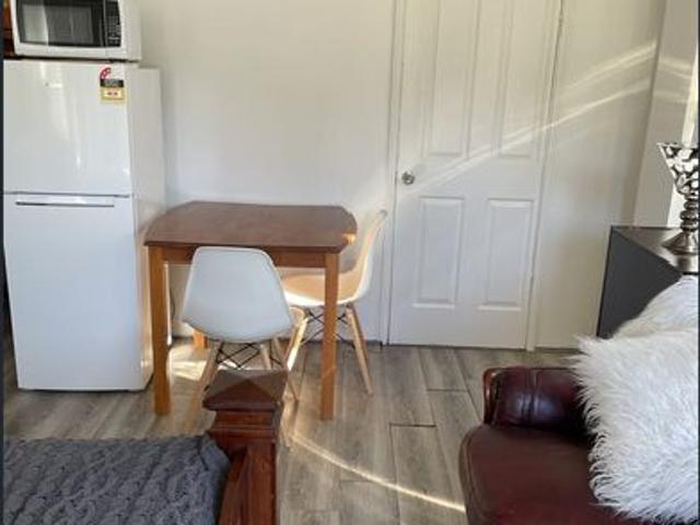 LOW MAINTENANCE STUDIO LIVING!