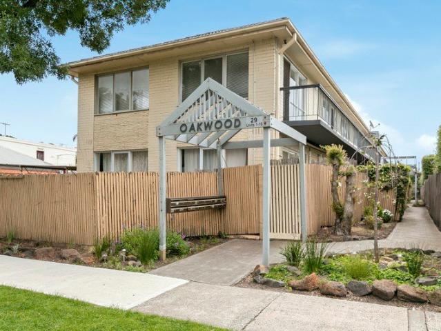 Low Maintenance Renovated Unit
