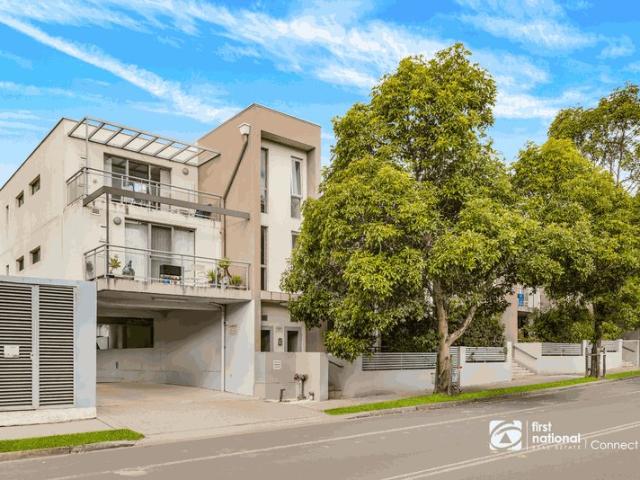 Low Maintenance Richmond Living with Space, Comfort & Convenience