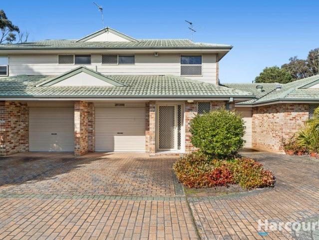 Low maintenance townhouse between the beach, lake & fairways