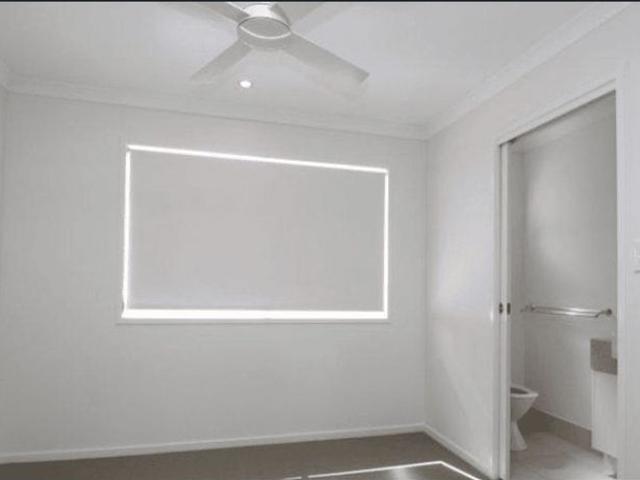Low Maintenance Townhouse Fitzgibbon Central!