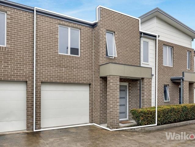 Low maintenance townhouse, high on convenience