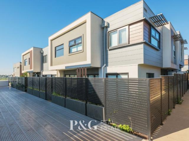 Low Maintenance Townhouse in a Convenient Braybrook Location