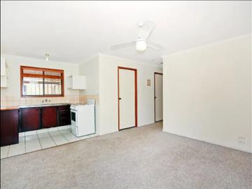 Low Maintenance Townhouse in a Convenient Location!