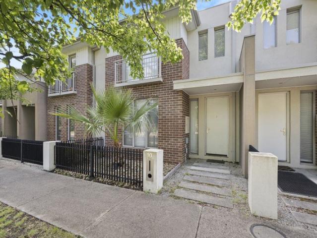 LOW MAINTENANCE TOWNHOUSE IN ALFREDTON