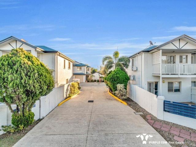 LOW MAINTENANCE TOWNHOUSE IN CENTRAL LOCATION