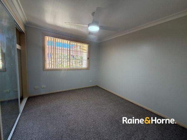 Low Maintenance Townhouse in Convenient Location