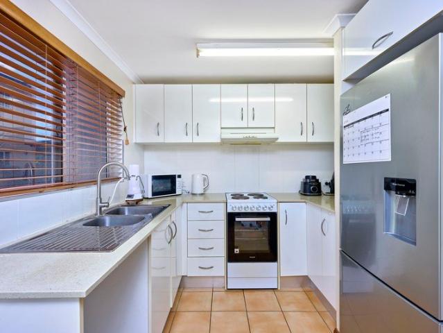 Low Maintenance Townhouse in Convenient Manoora Location!