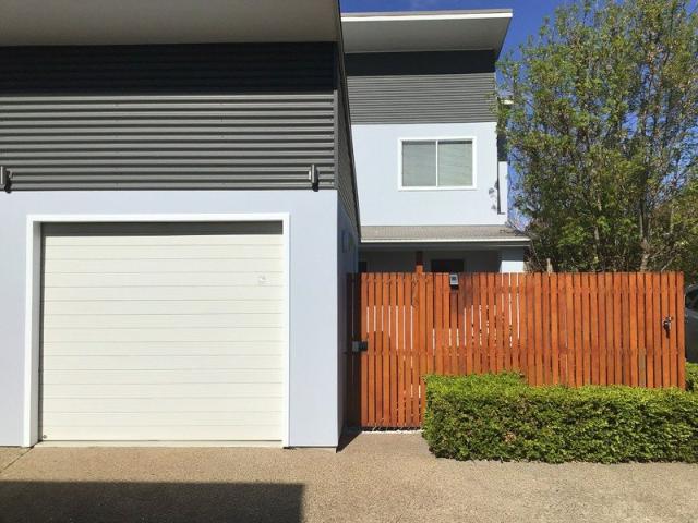 Low maintenance townhouse in quiet location