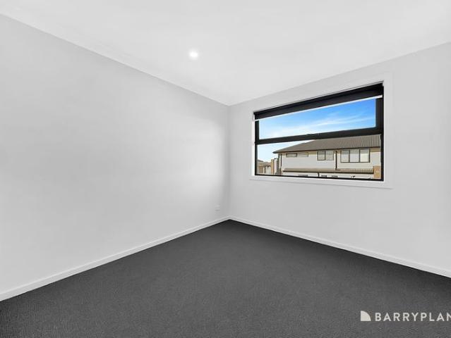 Low Maintenance Townhouse in the Heart of Wollert