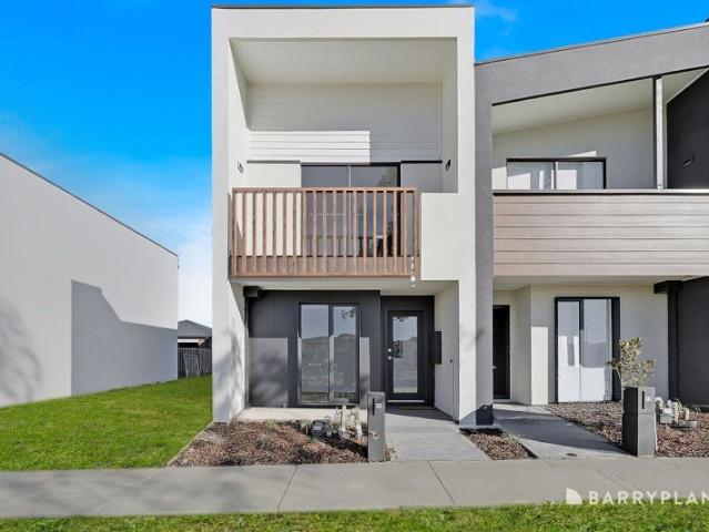 Low Maintenance Townhouse in the Heart of Wollert