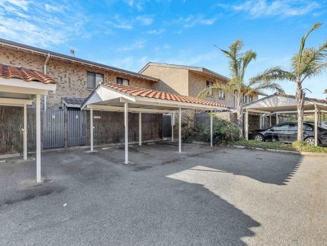 Low Maintenance Townhouse Living in West Lakes