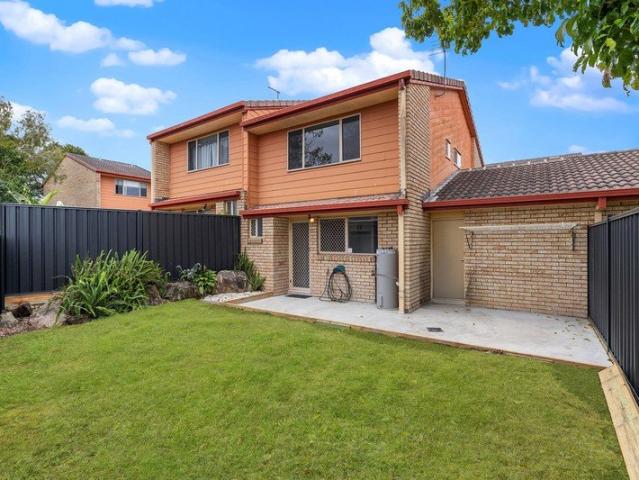 Low Maintenance Townhouse Living in a Convenient Capalaba Location